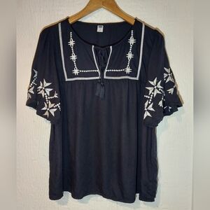 Women’s Old Navy Embroidered Peasant Top in Black, Size L